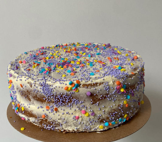 Vanilla cake with frosting